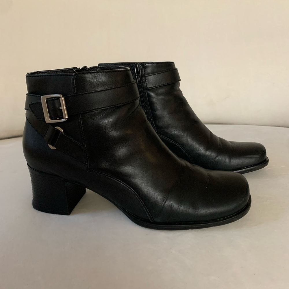 Covington leather upper black boots size 7 1/2 medium.